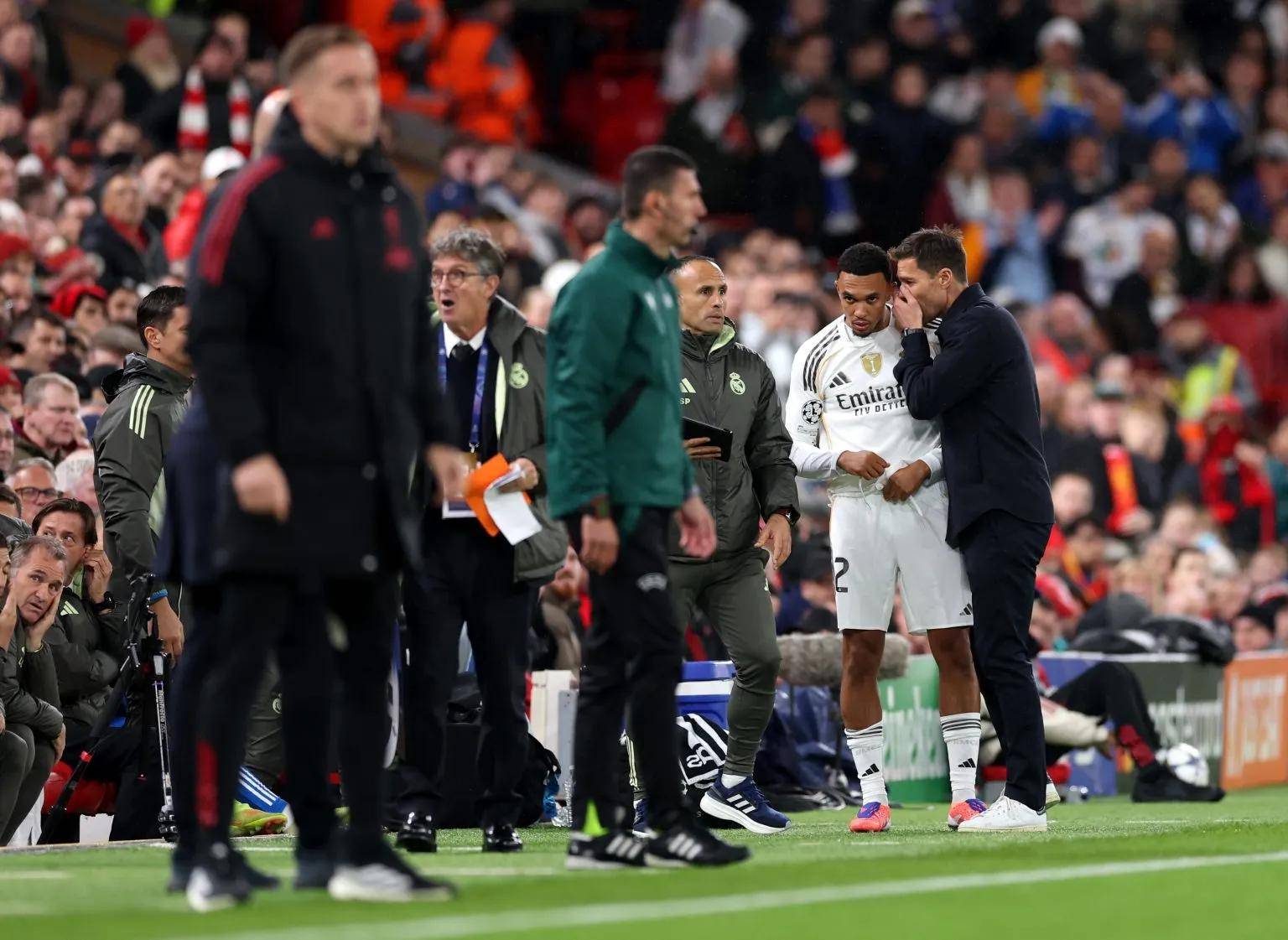 开云体育-皇家马德里主教练谈弃用大牌球员，引起热议