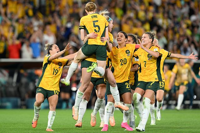 美洲球队英勇斩获亚洲足球巅峰