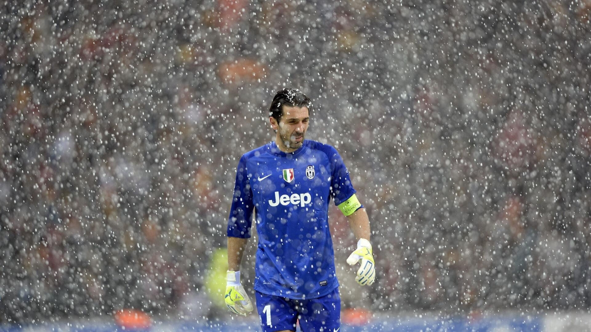 冷门与焦点,沙特奇迹映衬哈兰德的平凡伟大