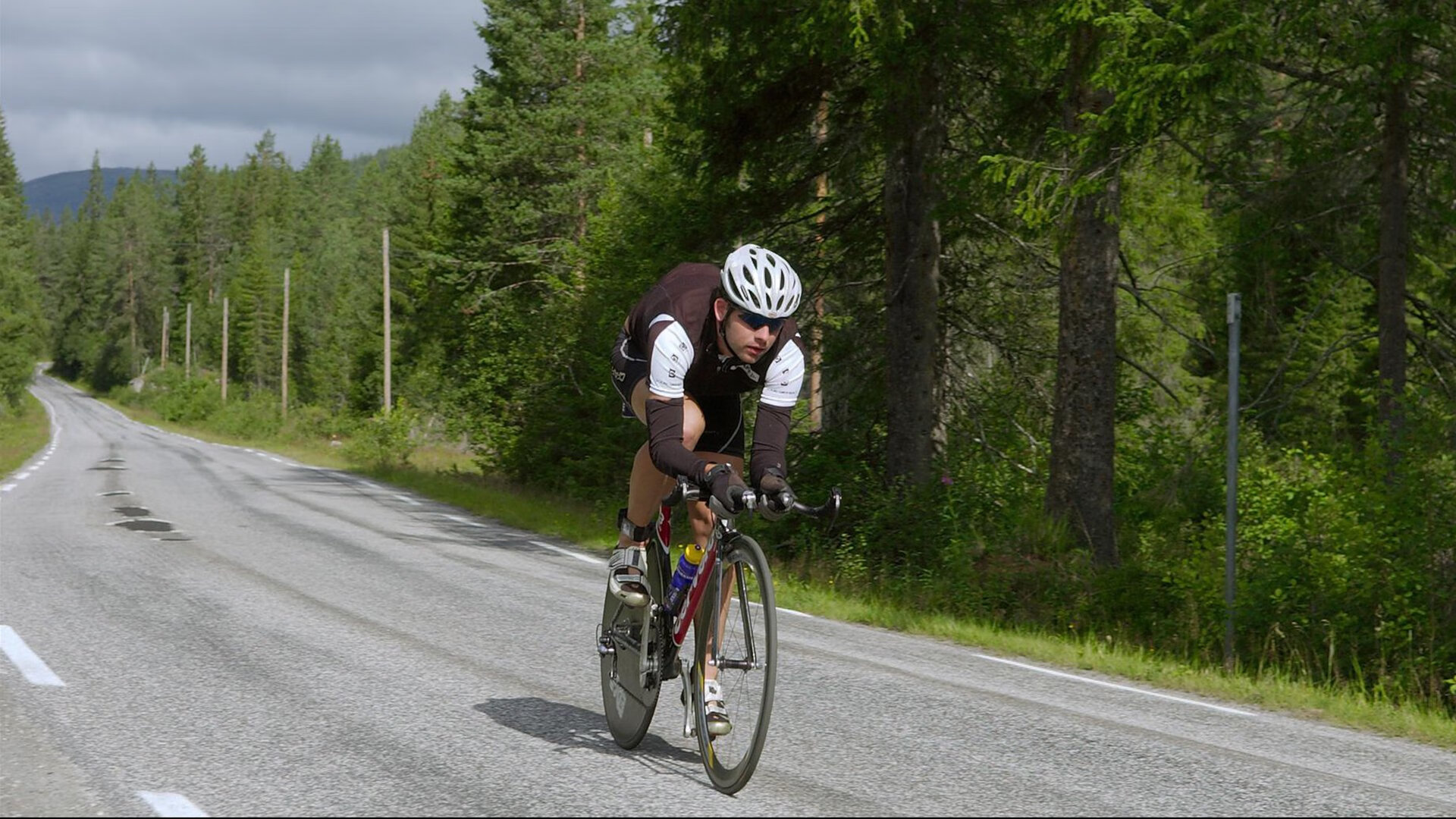 绿茵场与赛道间的统治力，贝蒂斯压制哲学与萨卡的速度革命