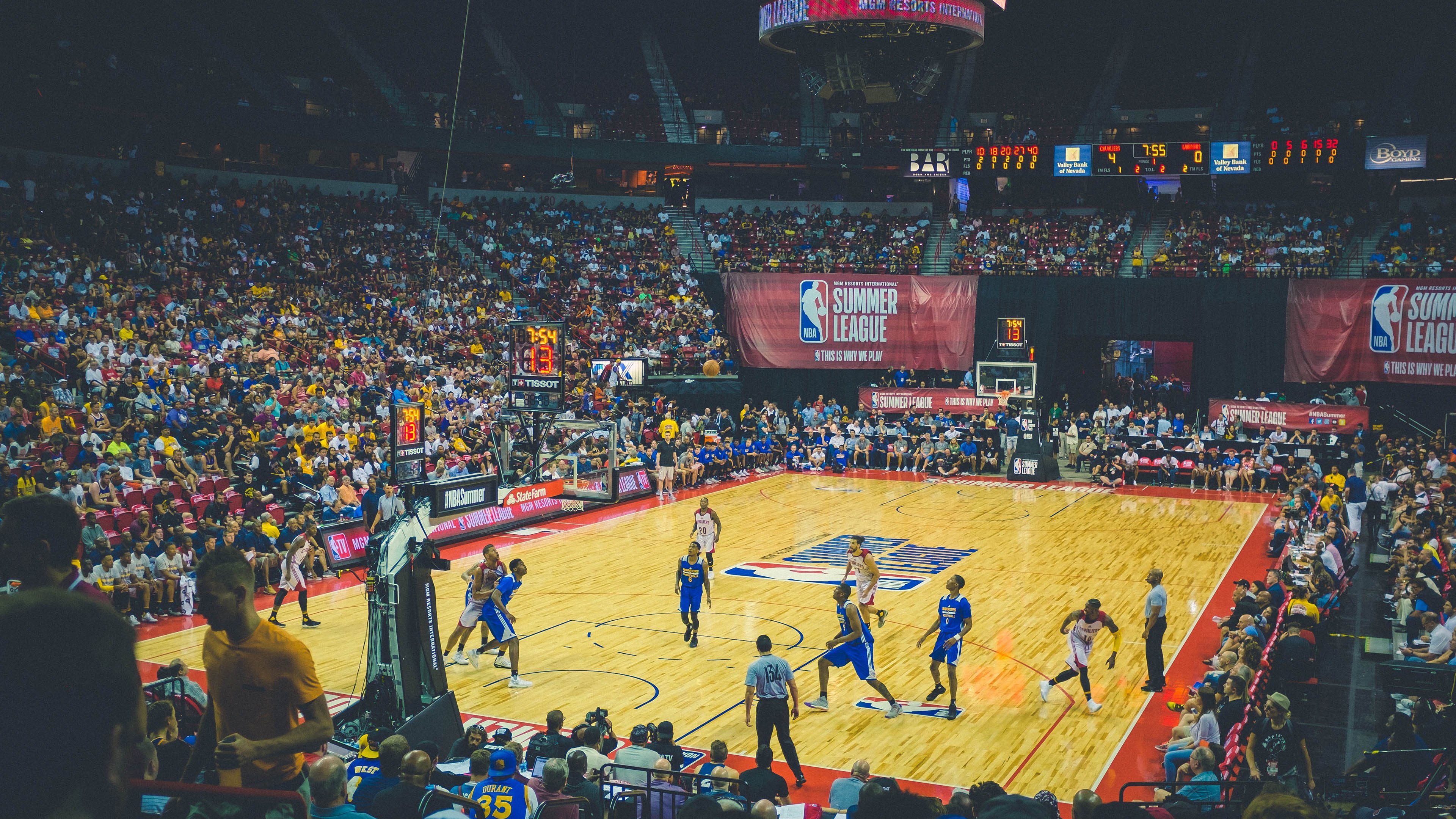 伦纳德大场面先生再证成色,上海队式防守体系如何压制勇士进攻浪潮?