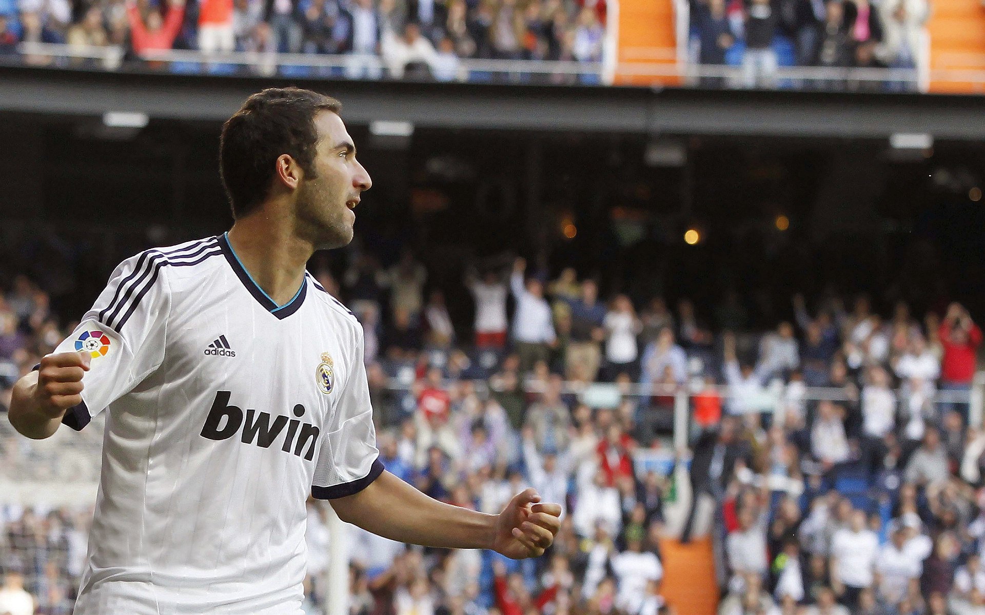 绝境中的神迹,伊布压力下完成爆发,雷恩掀翻智利启示录